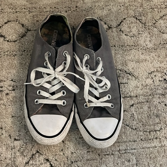 Converse women’s size 8 gray - Picture 2 of 4
